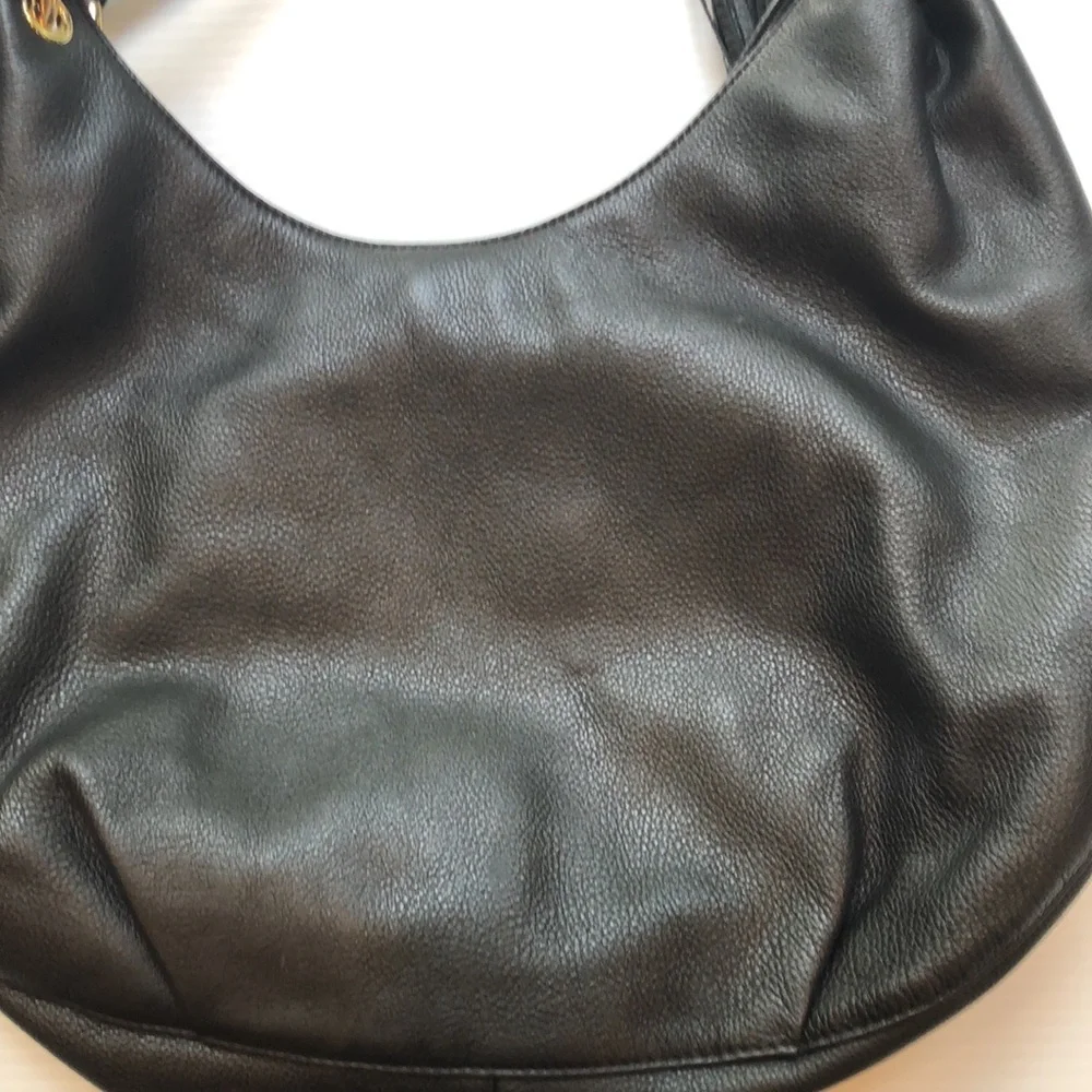 MICHAEL MICHAEL KORS BLACK PEBBLE LEATHER CHARM TASSEL HOBO SHOULDER BAG EUC